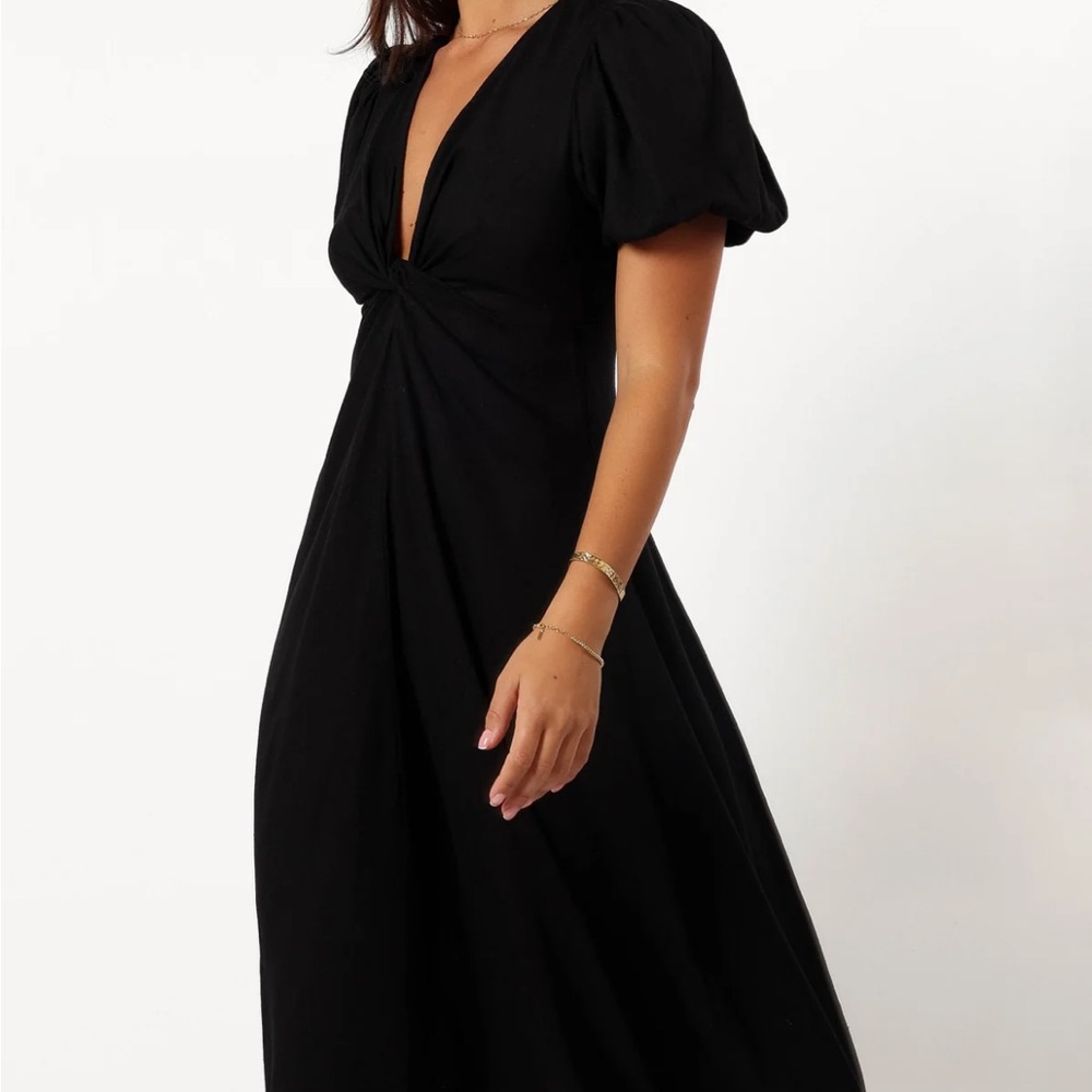 Petal & Pup Black Maxi Dress with Puff Sleeves - Picture 4 of 10